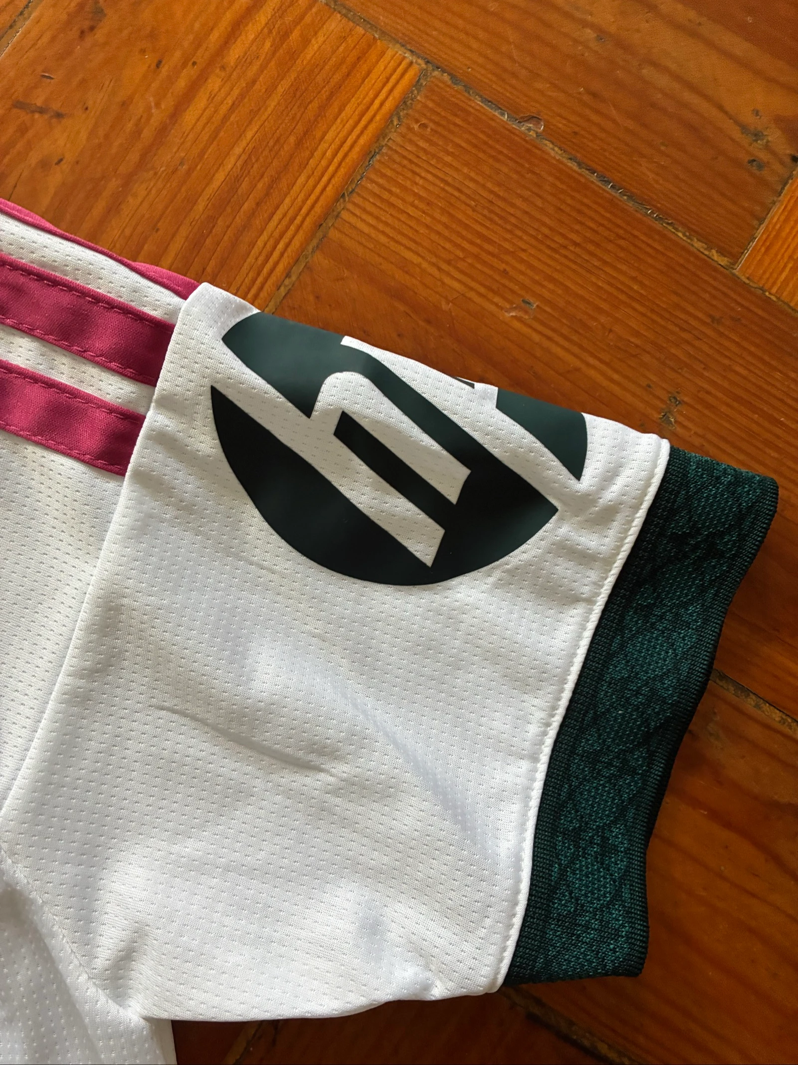 Maillot domicile Real Madrid 26/27 - Mbappe – photo 8